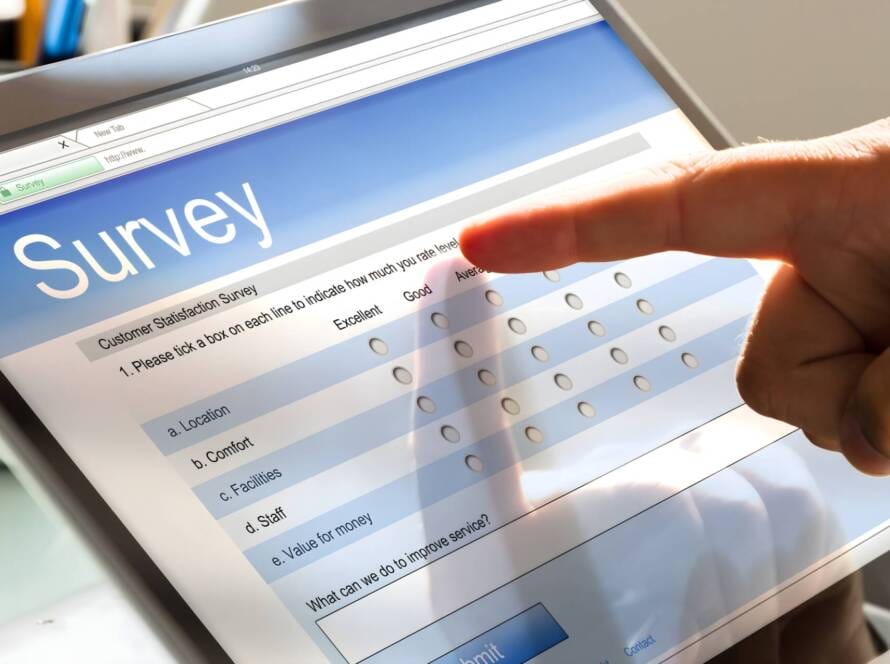 Bild von Umfrage auf Tablet